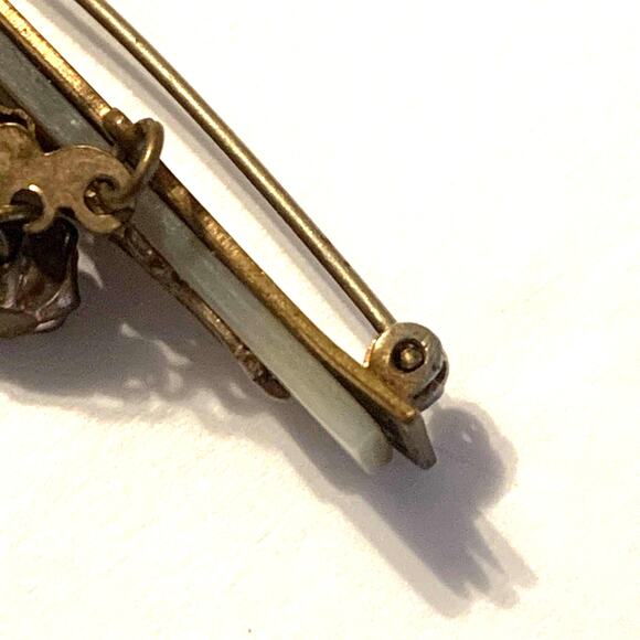 Antique Czech Iris Glass and Mother of Pearl State Souvenir Dangle Brooch - Picture 5 of 8